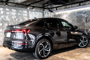 Q8スポーツバック e-トロン 55 クワトロ Sライン