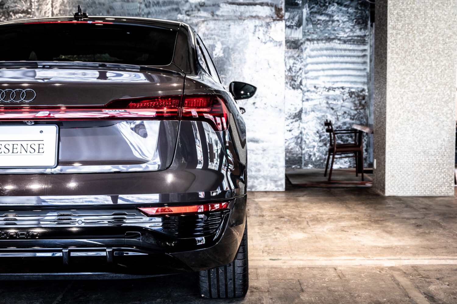 Q8スポーツバック e-トロン 55 クワトロ Sライン