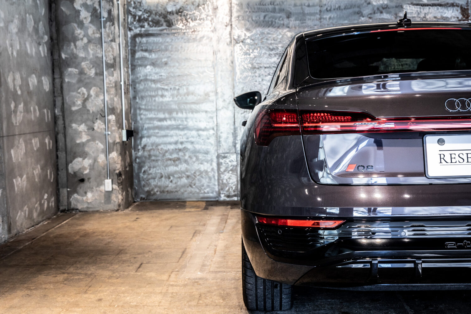 Q8スポーツバック e-トロン 55 クワトロ Sライン