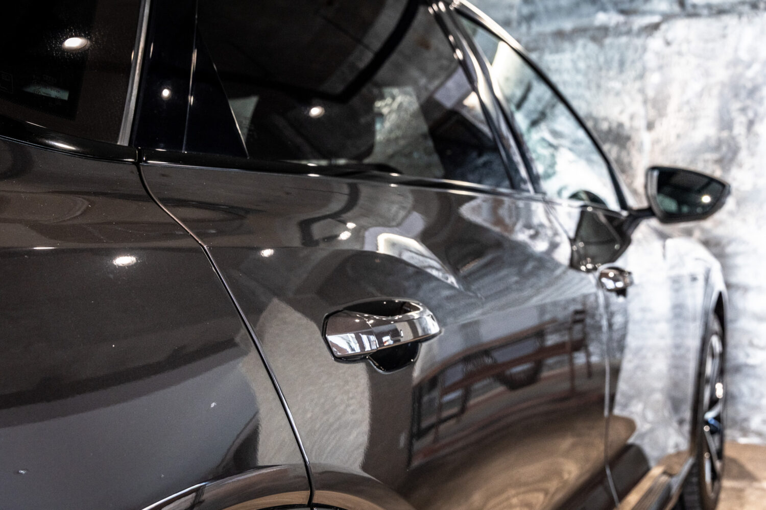 Q8スポーツバック e-トロン 55 クワトロ Sライン