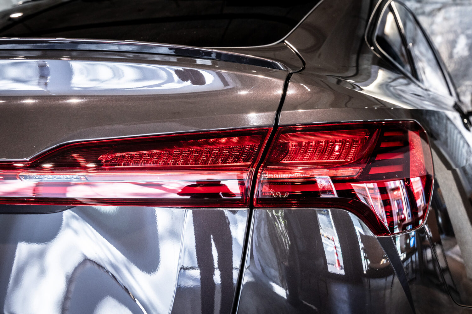 Q8スポーツバック e-トロン 55 クワトロ Sライン