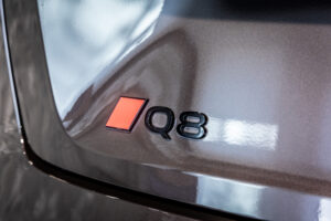 Q8スポーツバック e-トロン 55 クワトロ Sライン