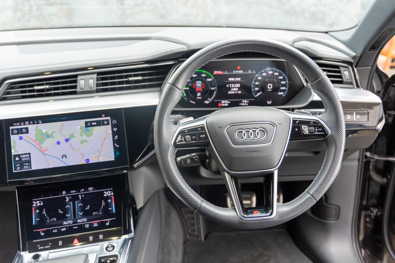 Q8スポーツバック e-トロン 55 クワトロ Sライン