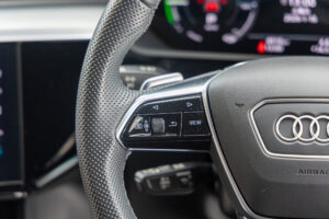 Q8スポーツバック e-トロン 55 クワトロ Sライン