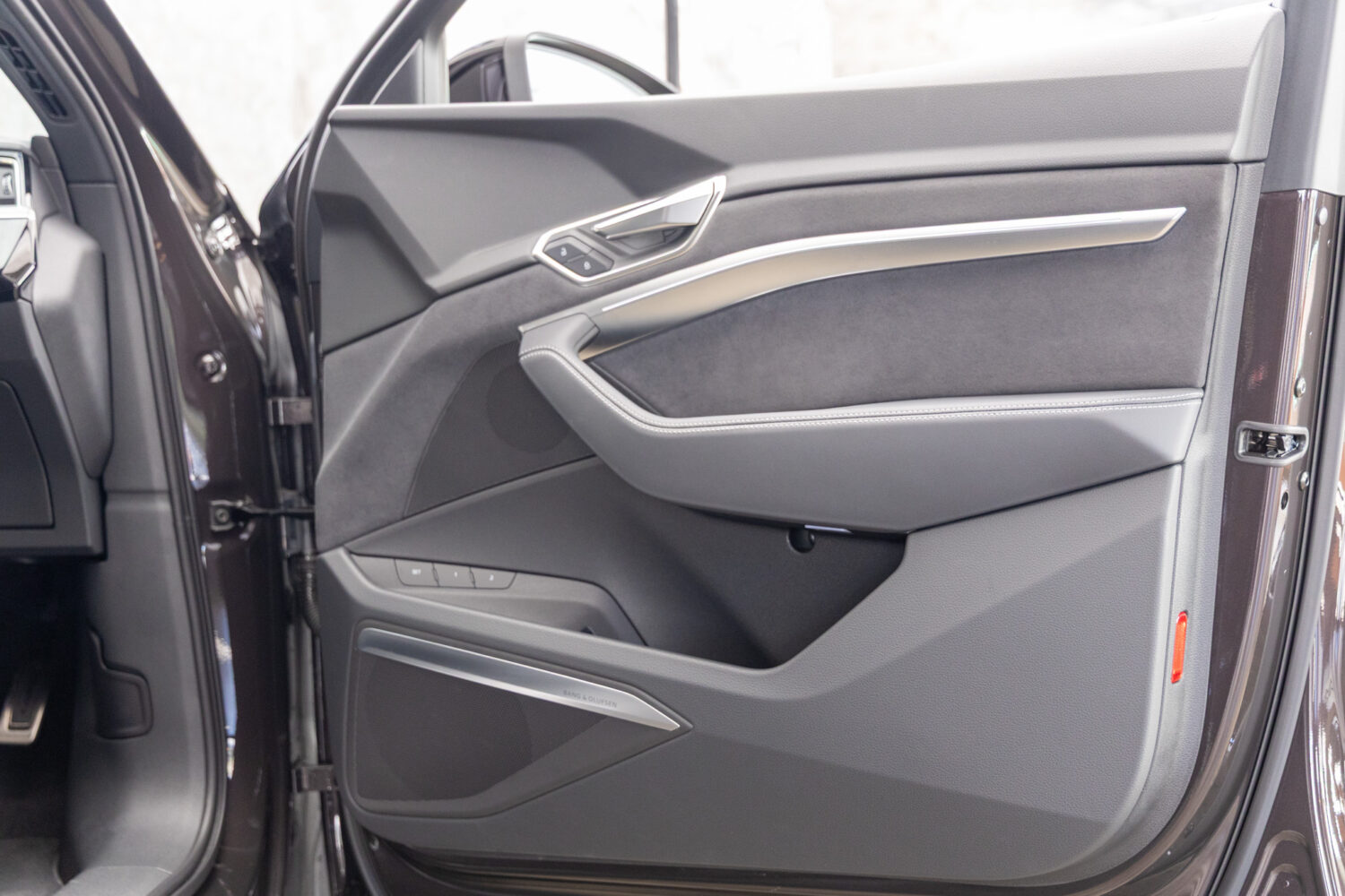 Q8スポーツバック e-トロン 55 クワトロ Sライン