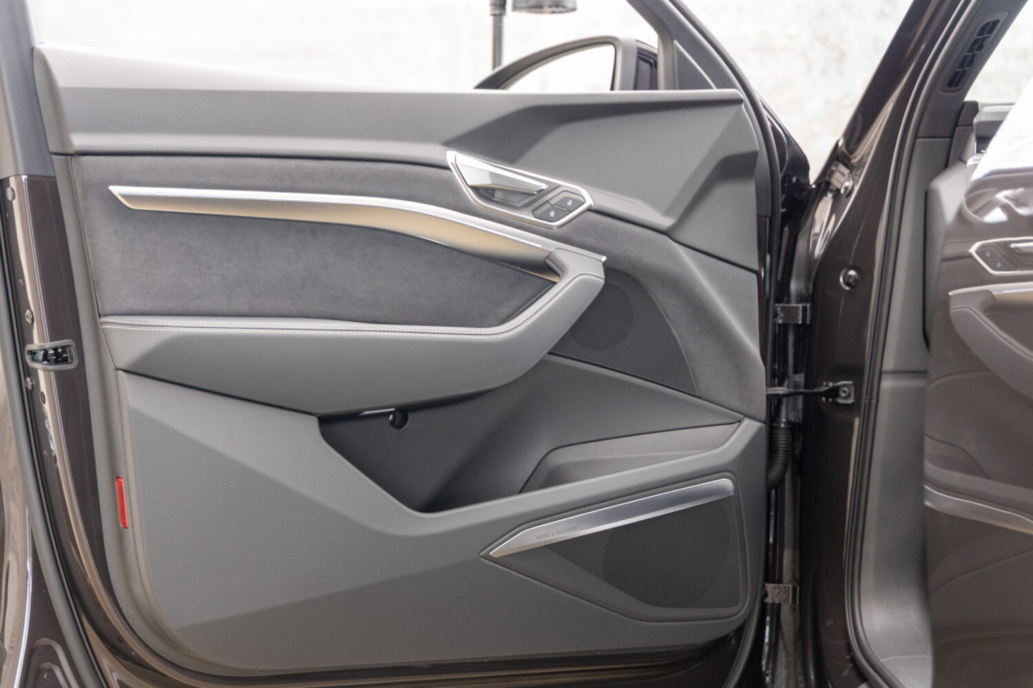 Q8スポーツバック e-トロン 55 クワトロ Sライン