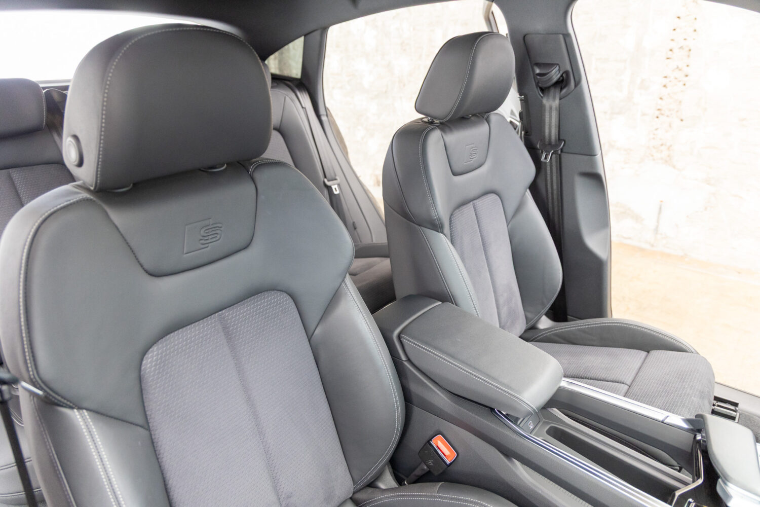 Q8スポーツバック e-トロン 55 クワトロ Sライン