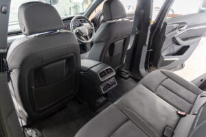 Q8スポーツバック e-トロン 55 クワトロ Sライン