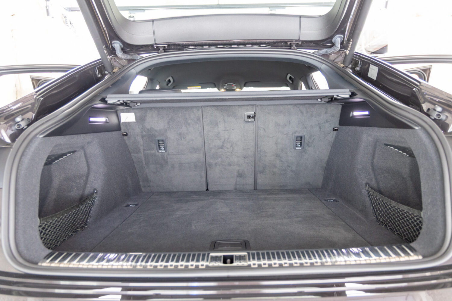 Q8スポーツバック e-トロン 55 クワトロ Sライン