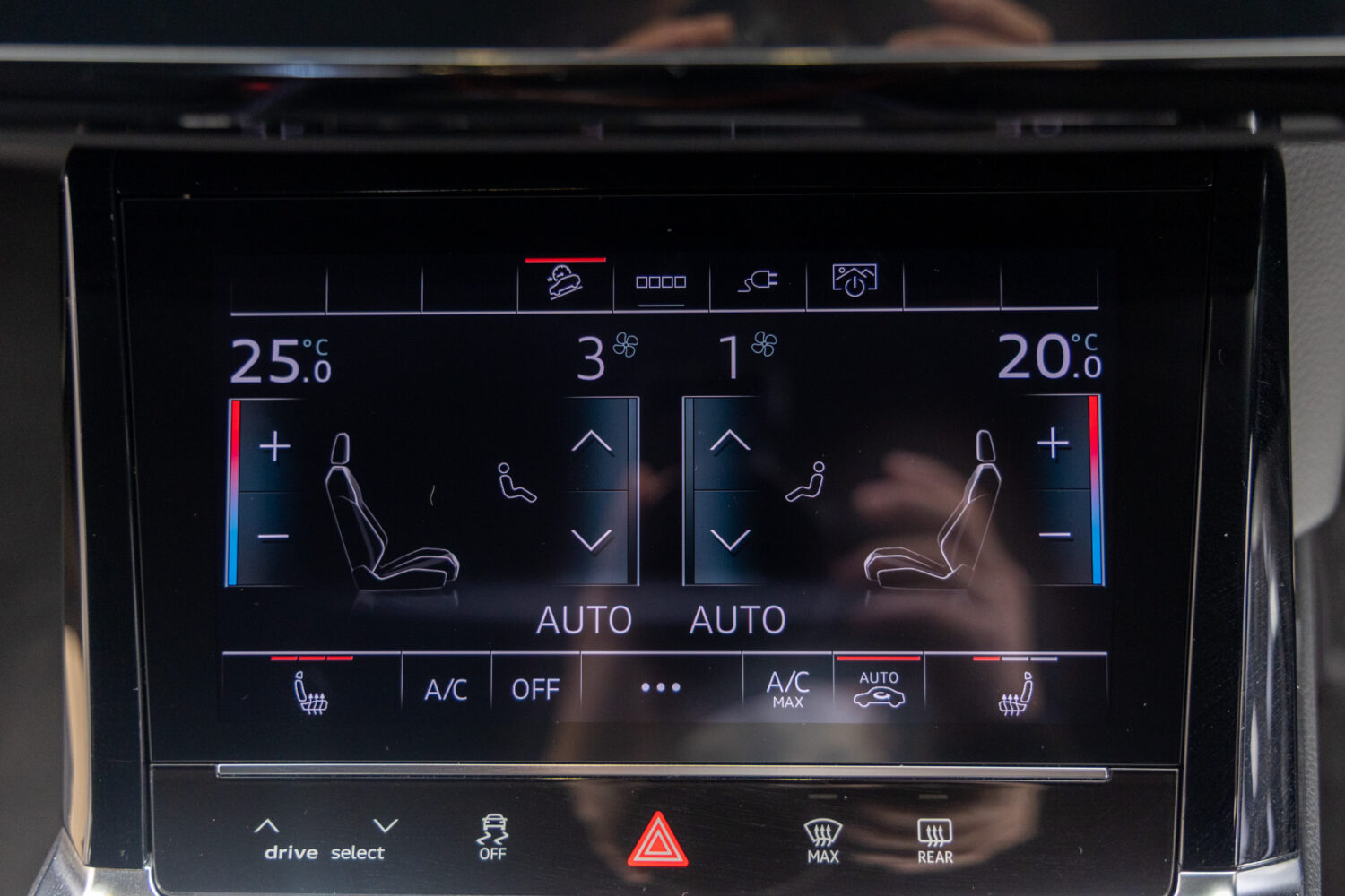 Q8スポーツバック e-トロン 55 クワトロ Sライン