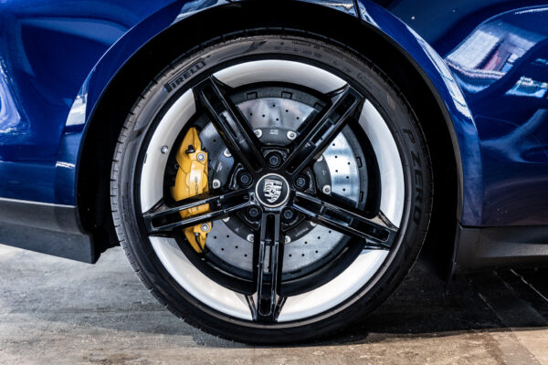 タイカン 4S パフォーマンスバッテリープラス