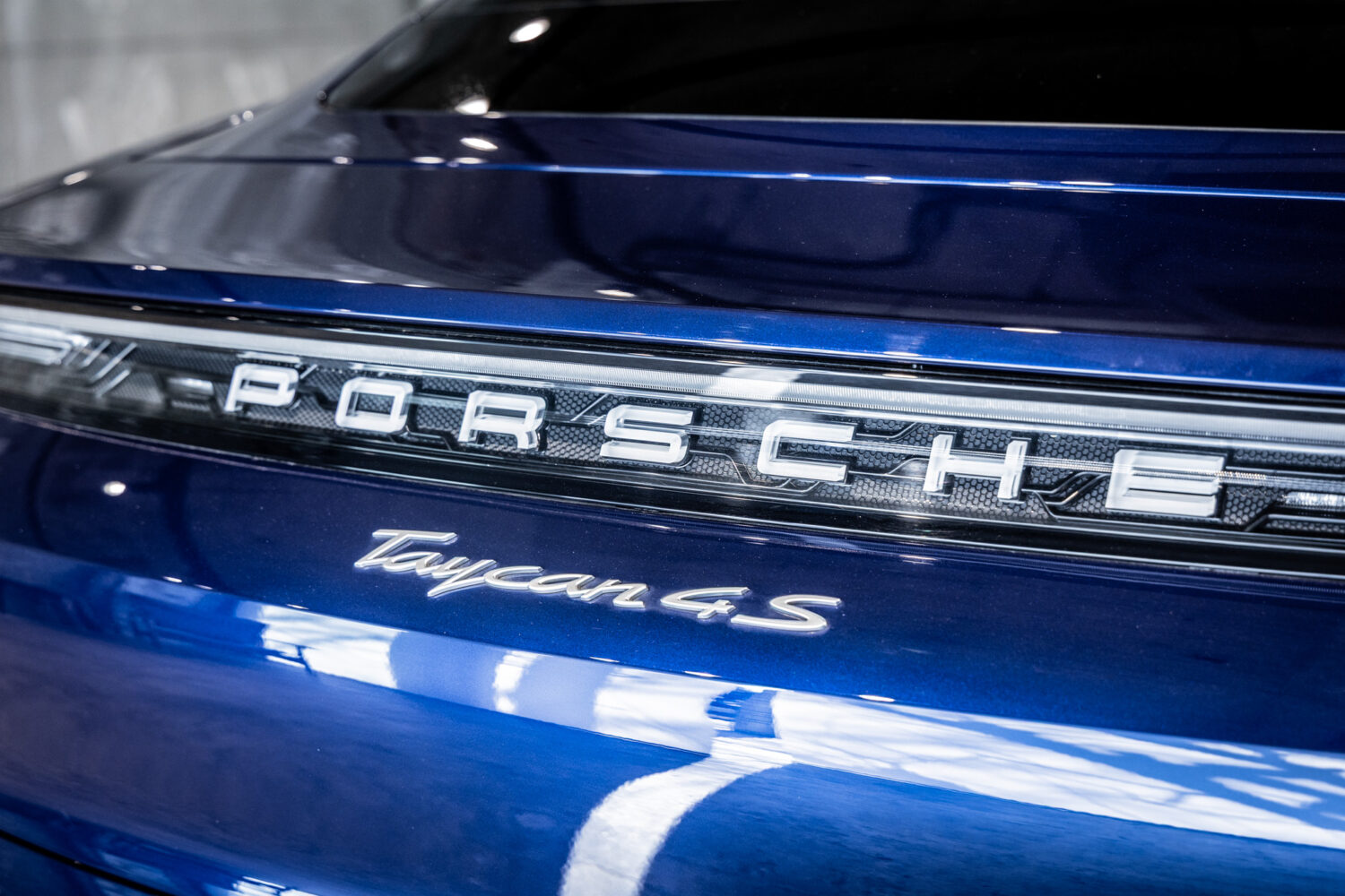 タイカン 4S パフォーマンスバッテリープラス