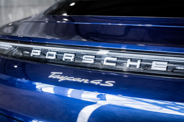 タイカン 4S パフォーマンスバッテリープラス