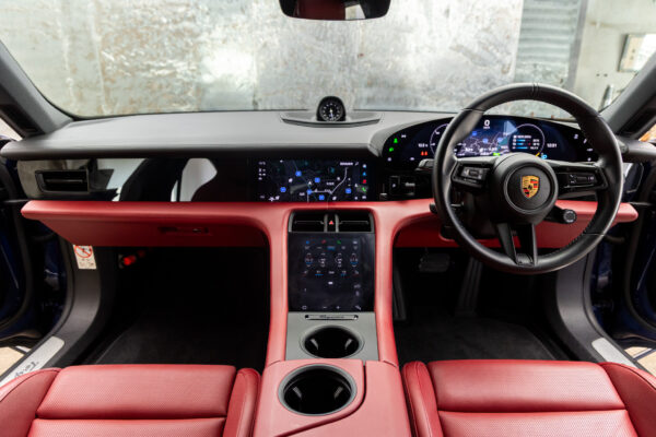 タイカン 4S パフォーマンスバッテリープラス