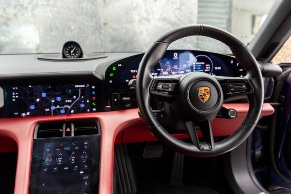 タイカン 4S パフォーマンスバッテリープラス