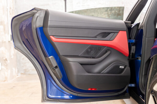 タイカン 4S パフォーマンスバッテリープラス