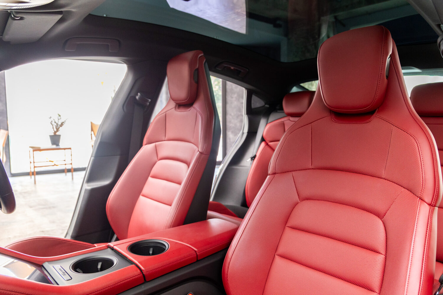 タイカン 4S パフォーマンスバッテリープラス