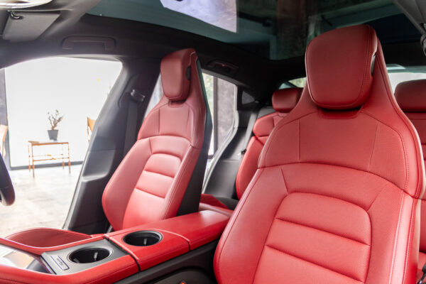 タイカン 4S パフォーマンスバッテリープラス