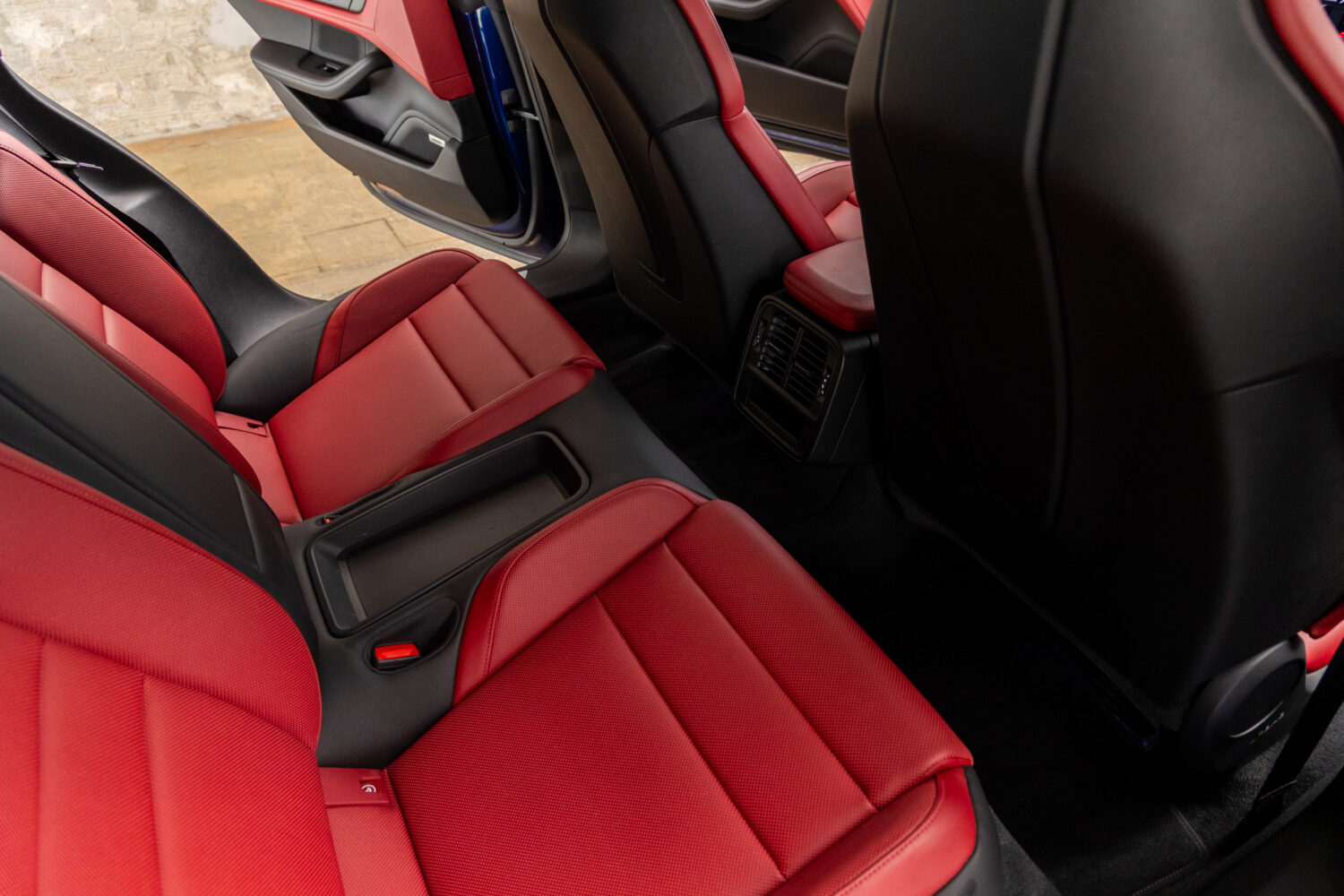 タイカン 4S パフォーマンスバッテリープラス