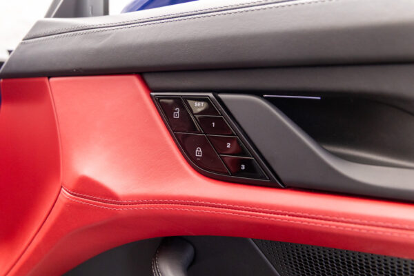 タイカン 4S パフォーマンスバッテリープラス