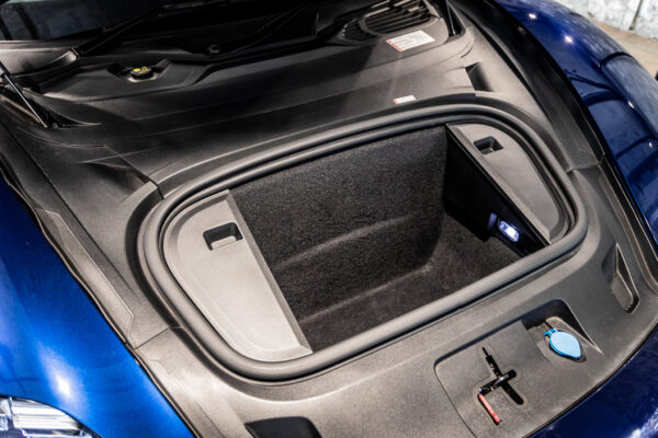 タイカン 4S パフォーマンスバッテリープラス