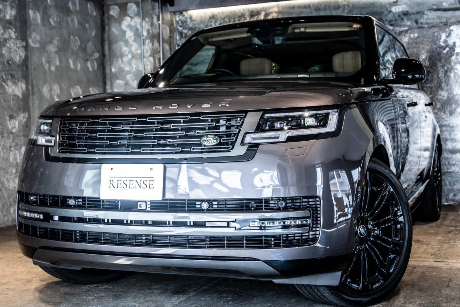 レンジローバー オートバイオグラフィ 4.4L P530 LWB 4WD