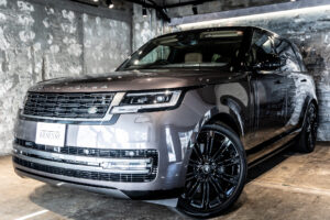 レンジローバー オートバイオグラフィ 4.4L P530 LWB 4WD