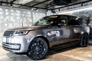 レンジローバー オートバイオグラフィ 4.4L P530 LWB 4WD