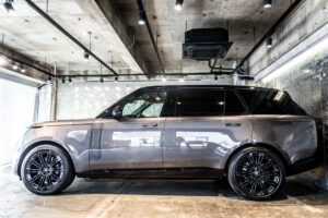 レンジローバー オートバイオグラフィ 4.4L P530 LWB 4WD