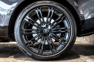 レンジローバー オートバイオグラフィ 4.4L P530 LWB 4WD