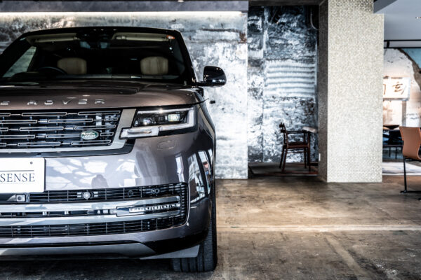 レンジローバー オートバイオグラフィ 4.4L P530 LWB 4WD