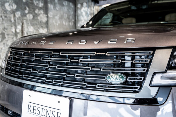 レンジローバー オートバイオグラフィ 4.4L P530 LWB 4WD