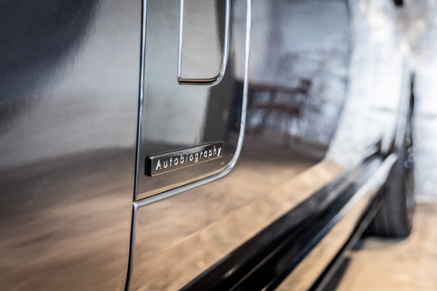 レンジローバー オートバイオグラフィ 4.4L P530 LWB 4WD