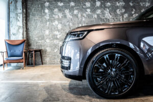 レンジローバー オートバイオグラフィ 4.4L P530 LWB 4WD