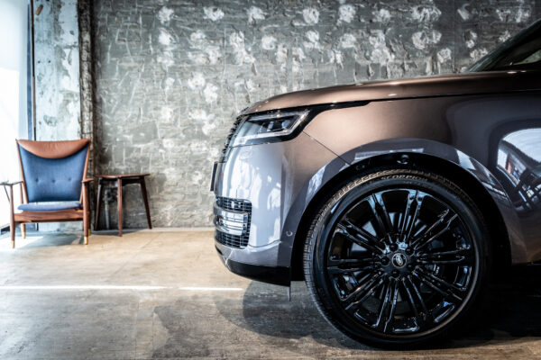 レンジローバー オートバイオグラフィ 4.4L P530 LWB 4WD