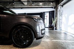 レンジローバー オートバイオグラフィ 4.4L P530 LWB 4WD