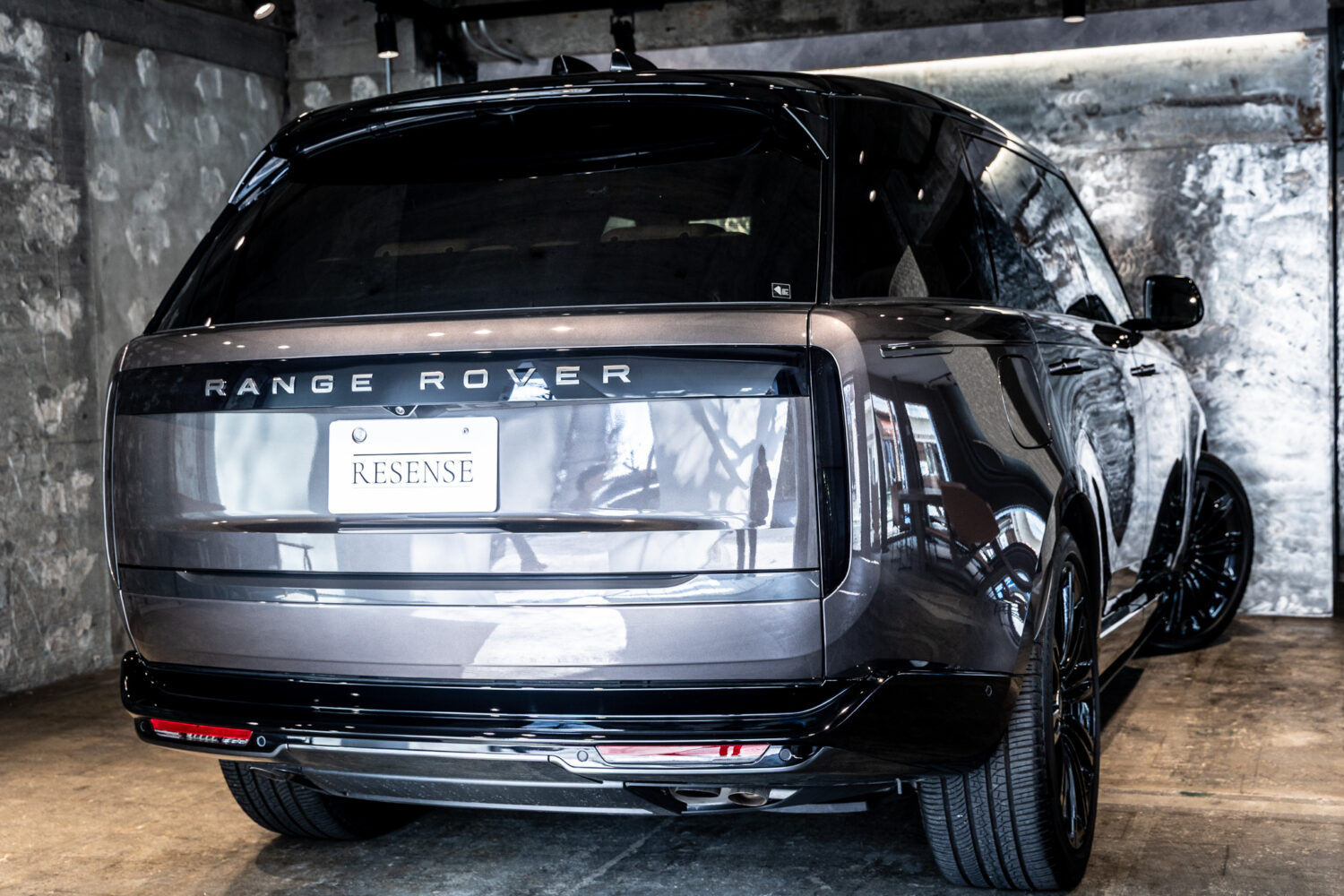 レンジローバー オートバイオグラフィ 4.4L P530 LWB 4WD