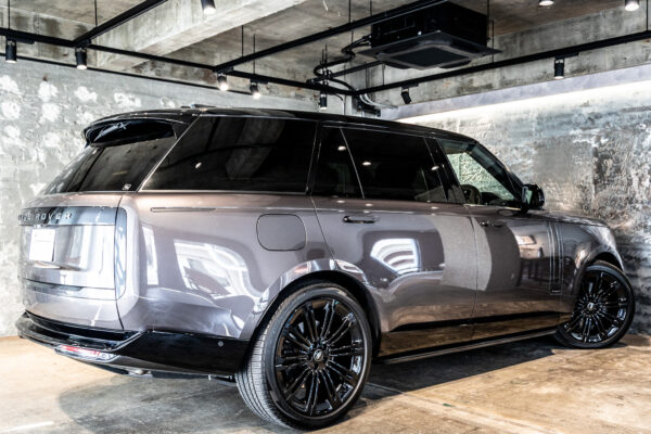 レンジローバー オートバイオグラフィ 4.4L P530 LWB 4WD