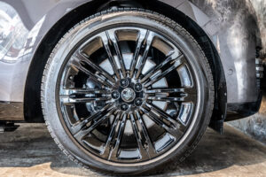 レンジローバー オートバイオグラフィ 4.4L P530 LWB 4WD