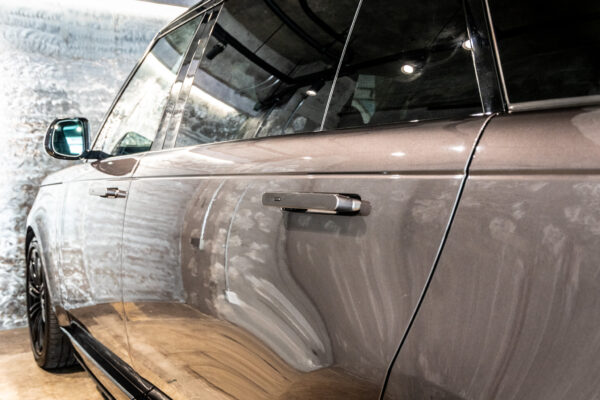 レンジローバー オートバイオグラフィ 4.4L P530 LWB 4WD