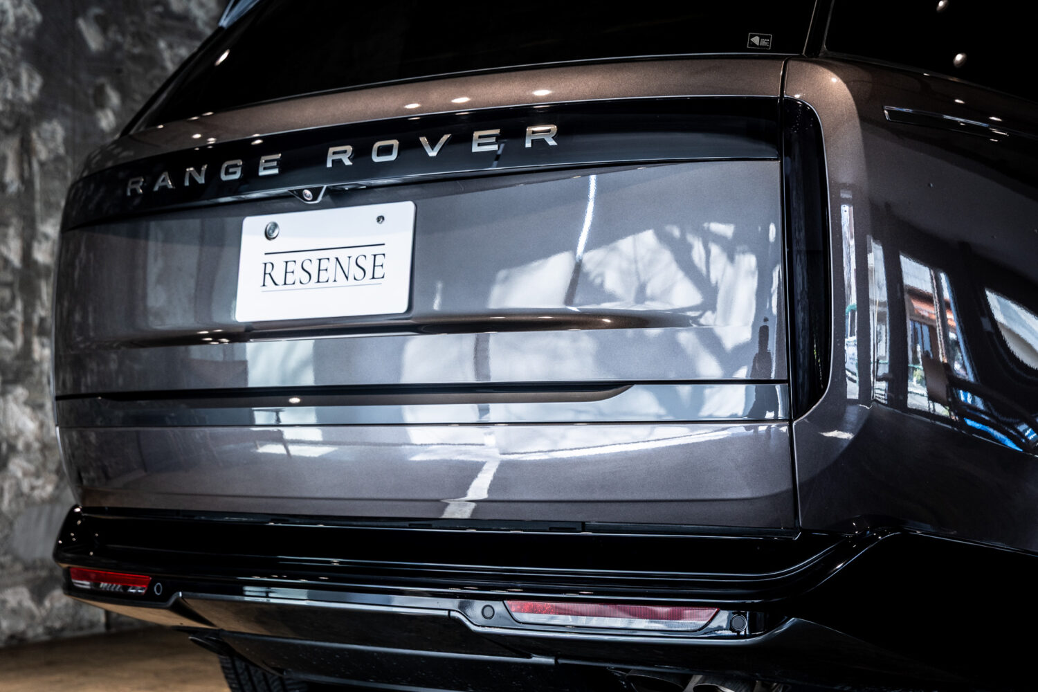 レンジローバー オートバイオグラフィ 4.4L P530 LWB 4WD