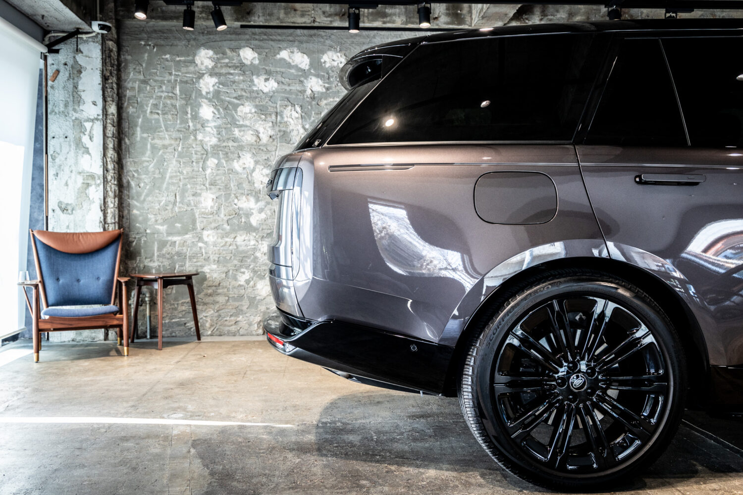 レンジローバー オートバイオグラフィ 4.4L P530 LWB 4WD