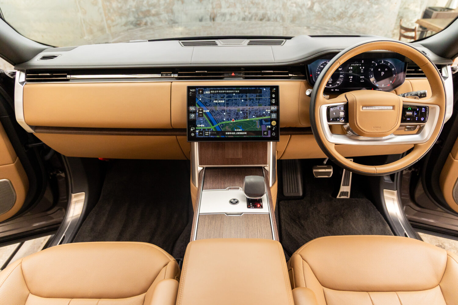 レンジローバー オートバイオグラフィ 4.4L P530 LWB 4WD