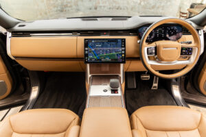 レンジローバー オートバイオグラフィ 4.4L P530 LWB 4WD