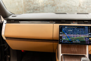 レンジローバー オートバイオグラフィ 4.4L P530 LWB 4WD