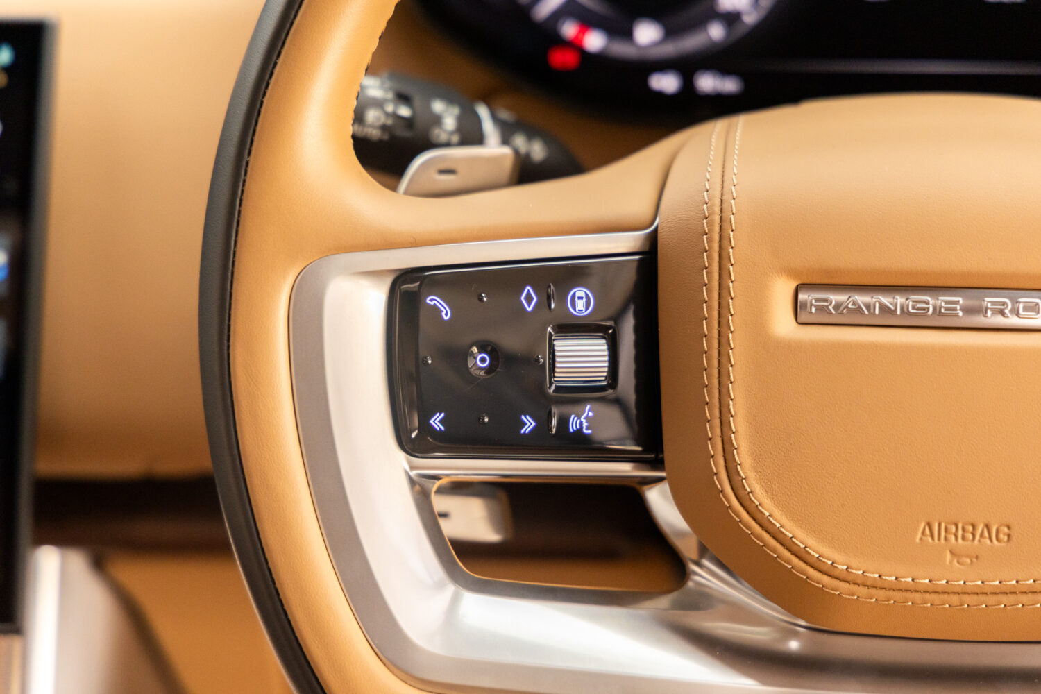 レンジローバー オートバイオグラフィ 4.4L P530 LWB 4WD