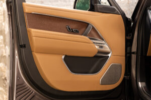 レンジローバー オートバイオグラフィ 4.4L P530 LWB 4WD