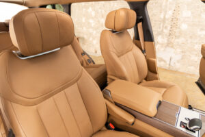 レンジローバー オートバイオグラフィ 4.4L P530 LWB 4WD