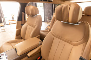 レンジローバー オートバイオグラフィ 4.4L P530 LWB 4WD