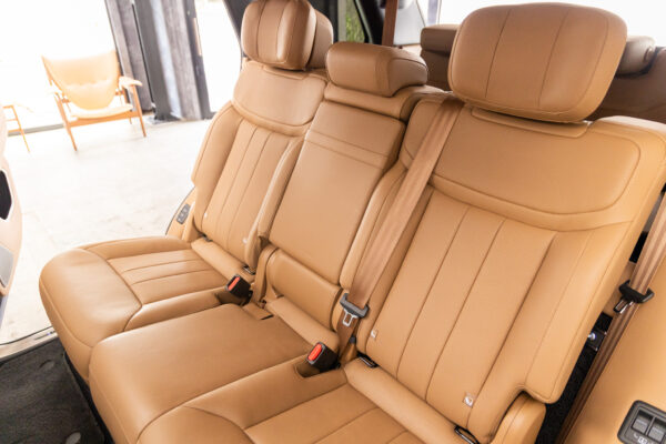 レンジローバー オートバイオグラフィ 4.4L P530 LWB 4WD